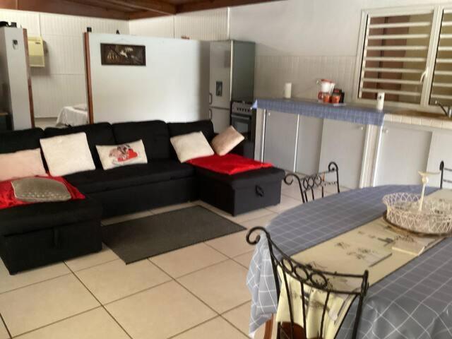 Appartement Dans Propriete Reposante Saint-Benoît 외부 사진