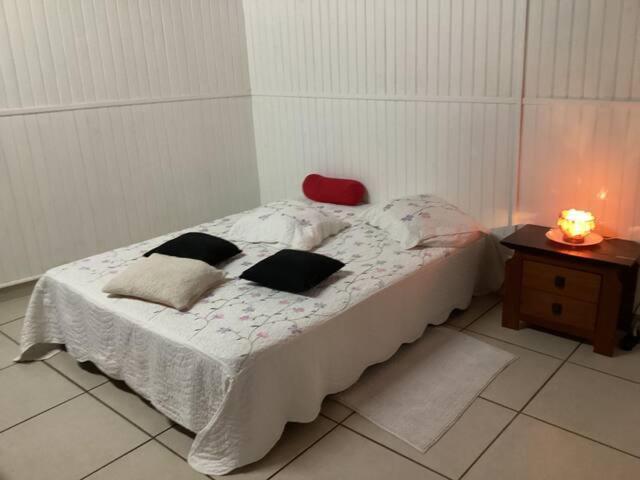 Appartement Dans Propriete Reposante Saint-Benoît 외부 사진